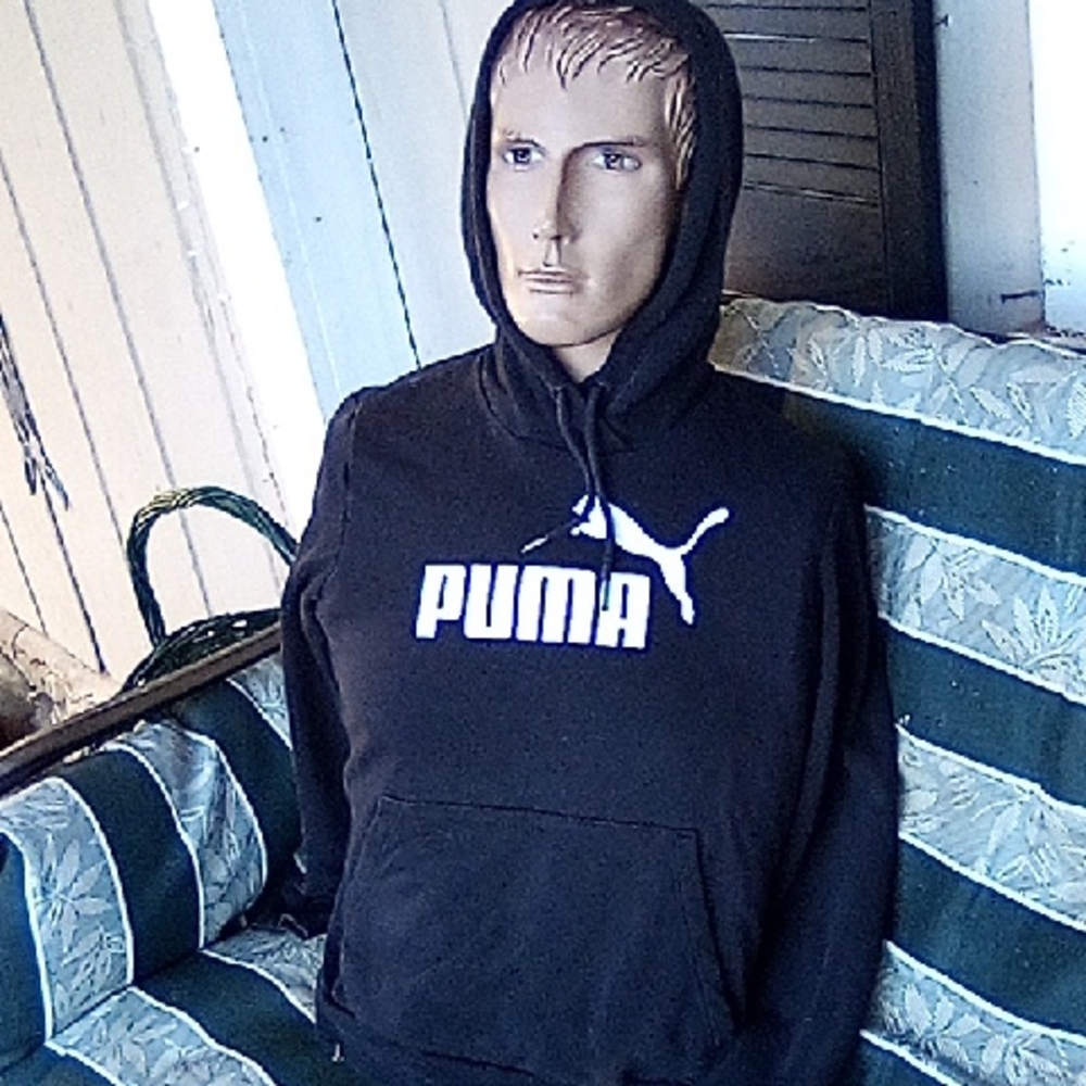Puma  Men's Hoodie Sweatshirt. Size Small.